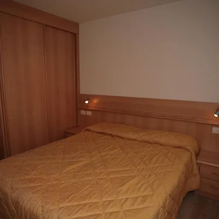 公寓 Ai Pini Deluxe