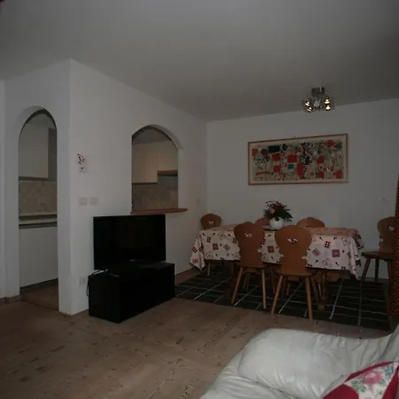 Ai Pini Deluxe 卡纳泽伊