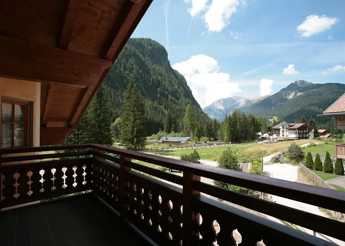 アパート Ai Pini Deluxe