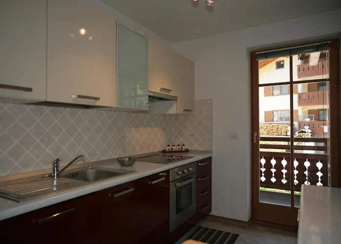 Ai Pini Deluxe Apartment Canazei