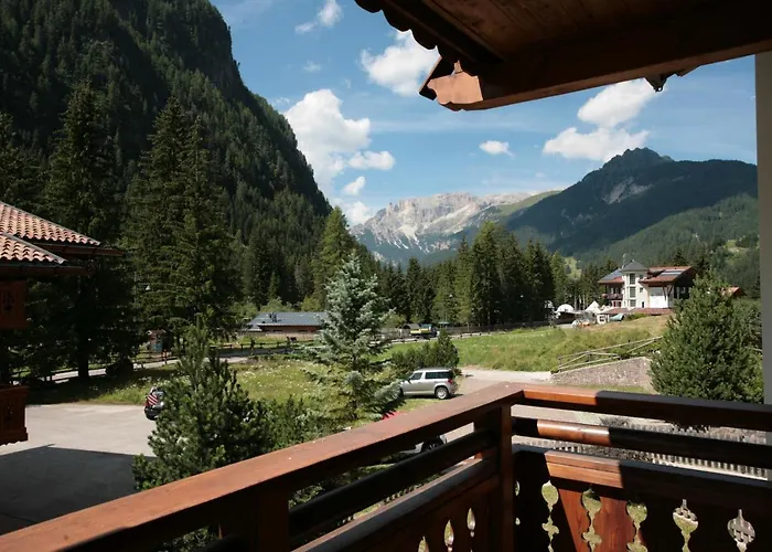 アパート Ai Pini Deluxe